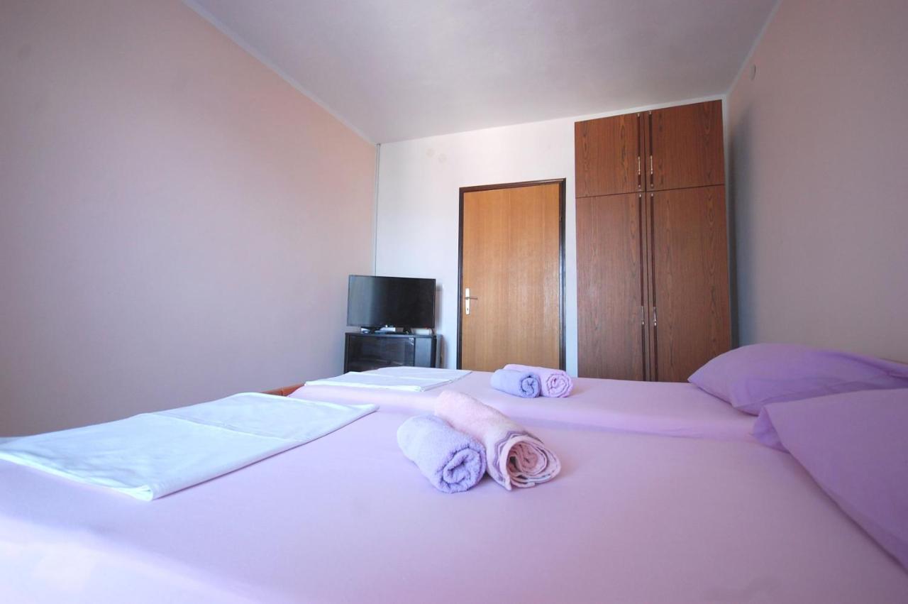 Apartments Dida By El-Pi Tours Njivice Dış mekan fotoğraf