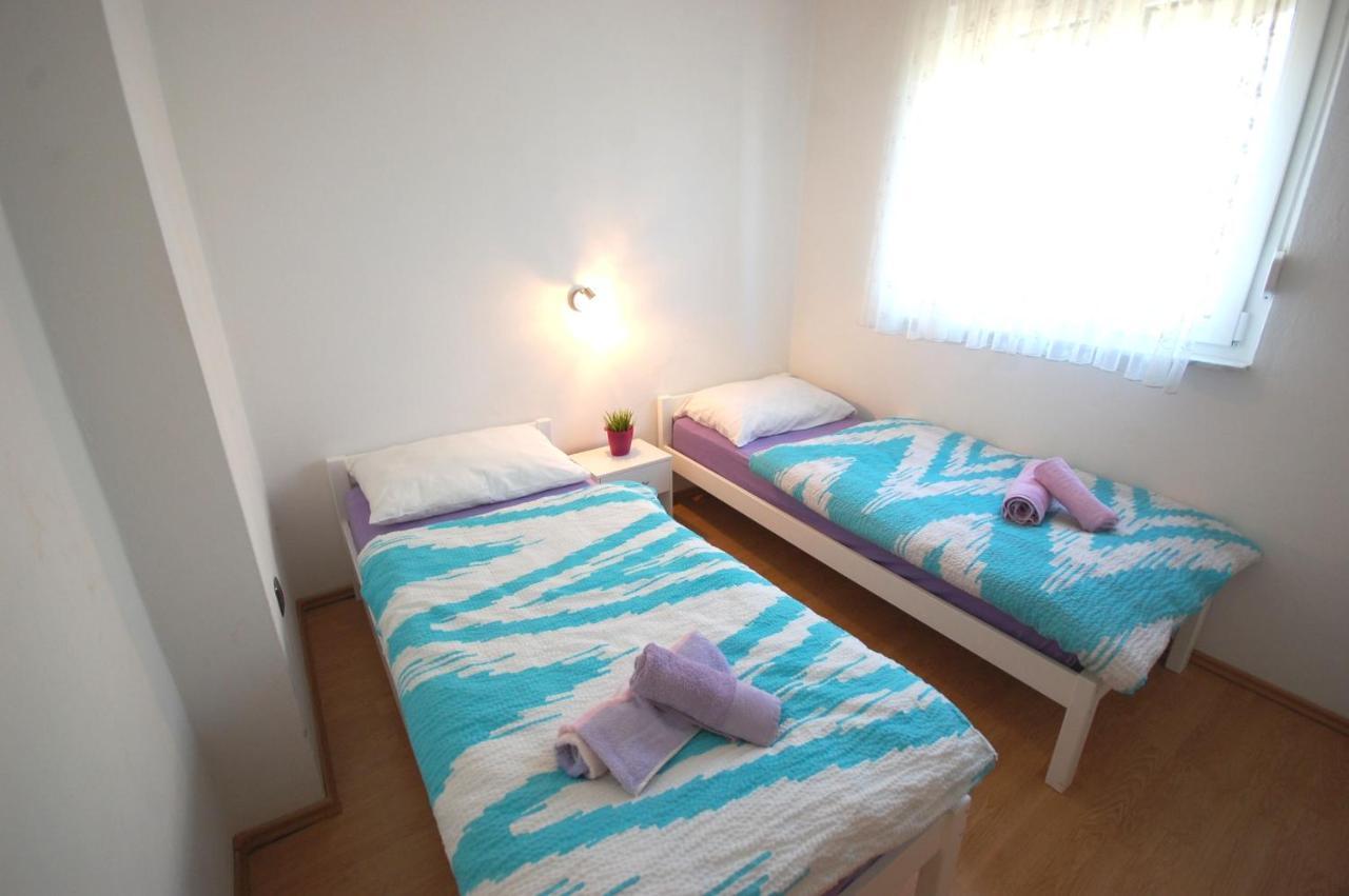 Apartments Dida By El-Pi Tours Njivice Dış mekan fotoğraf
