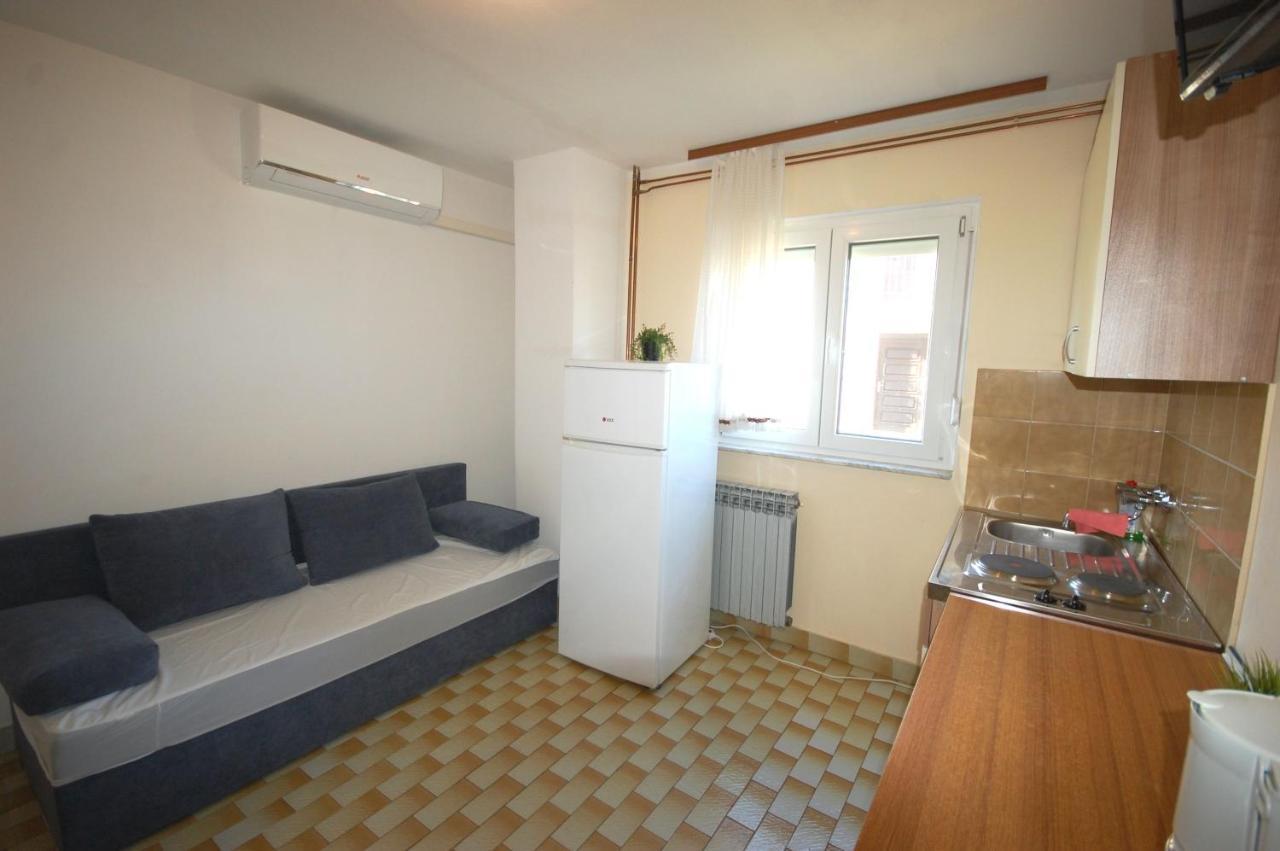 Apartments Dida By El-Pi Tours Njivice Dış mekan fotoğraf